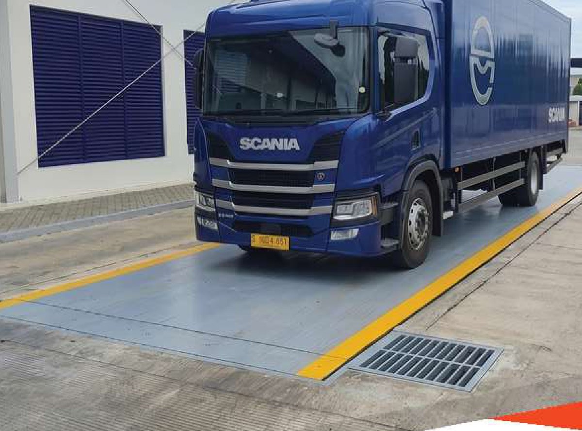 Jembatan timbang truck scale Libramas dilewati truk