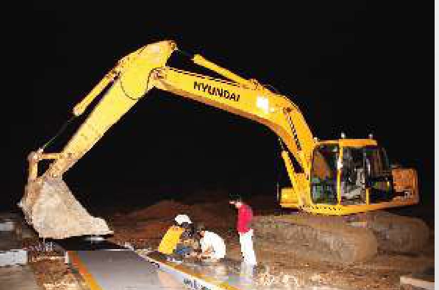 Penggalian pit malam hari
